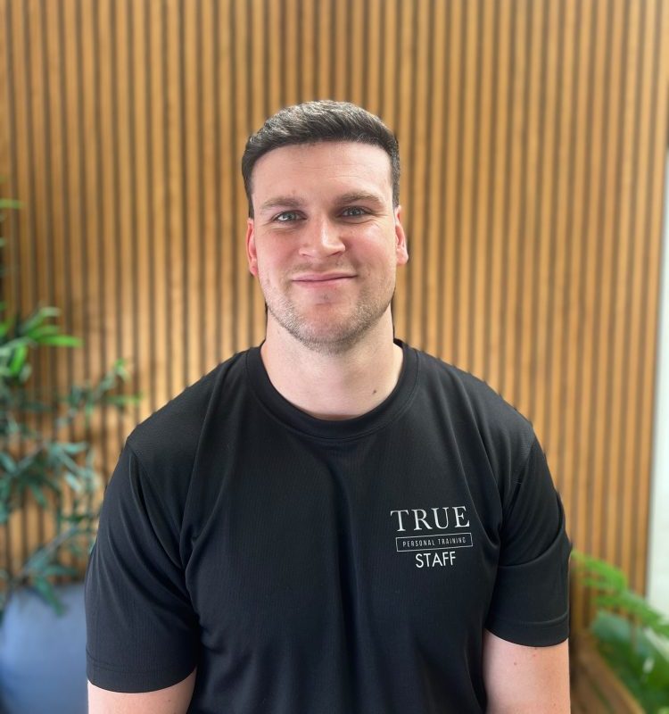 Tom Bio Photo